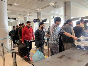 Ağrı’da 136 Afgan Göçmen, Ülkelerine Gönderildi