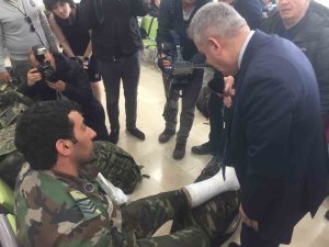 Azerbaycanlı Asker Yaralanmasına Rağmen Kurtarma Çalışmalarına Devam Etti