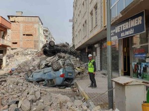 Bayburt Üniversitesi Deprem Bölgesindeki Hasar Tespit Çalışmalarında Aktif Rol Alıyor