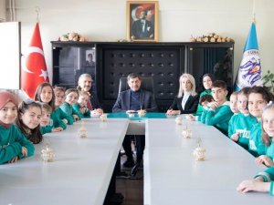 “Hayat Dolu Öyküler” Adlı Kitabın Geliri Depremzedelere