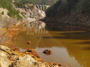 Kaynak Suyu Çamur Renginde Akmaya Başladı
