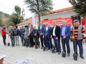 Dalaman’ın 11 Kırsal Mahallesinde ‘Kaya İ̇nciri’ Fidanları Toprakla Buluştu