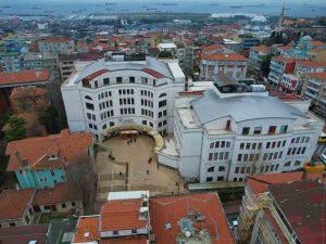 İ̇stanbul’da Tahliye Kararı Verilen 2 Hastane Sonrası Gözler Haseki Eğitim Ve Araştırma Hastanesinin Fatih’teki Binasına Çevrildi