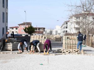 İ̇znik’te Kilitli Parke Taşı Çalışmaları Devam Ediyor