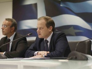 Yunanistan’daki Tren Kazasının Ardından Altyapı Ve Ulaştırma Bakanı Karamanlis İstifa Etti