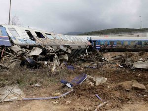 Yunanistan’daki Tren Kazası İnsan Hatası Kaynaklı Olabilir