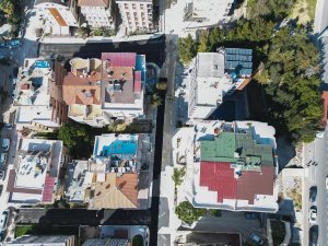 Kuşadası’nda Cumhuriyet Mahallesi’nin Yedi Sokağı Yenilendi