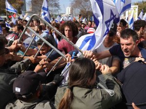 İ̇srail’de Yargı Reformu Protestosunda Polisten Göstericilere Sert Müdahale