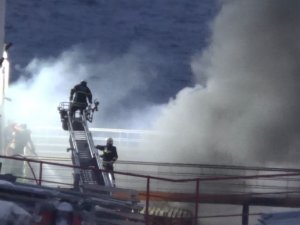 Tekirdağ Açıklarında Feribot Alev Alev Yandı