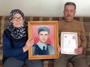 Depremde Oğlu Şehit Olan Baba, Maaşını Depremzedelere Bağışladı