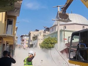 Kontrollü Minare Yıkımında İşçi Yaralandı