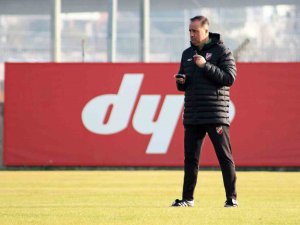 Selahaddin Dinçel: "Hücum Futbolunu Oyuncu Karakteri Belirliyor"