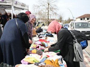 Kadınlardan Depremzedelere El Emeği Destek