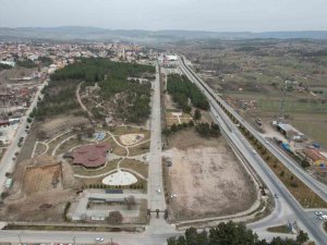 Gediz’de Gençlik Merkezi Ve Tenis Kortu İnşaatları Başladı
