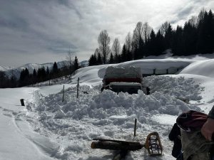 Deprem Bölgesine Gidecek Odun Yardımına Kar Engeli