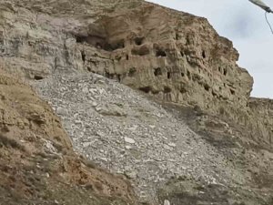 Depremde 4 Bin Yıllık Apartmanda Zarar Gördü