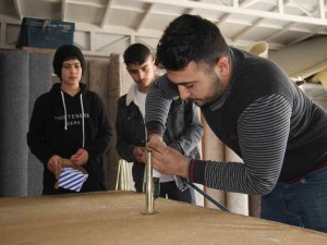 Mobilya Almak İsteyen Vatandaşlar Üreticilerin Kapısını Çalıyor