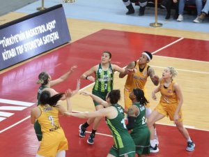 Fenerbahçe Taraftarı Salondaki Maça Da Alınmayacak