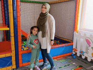 Tavşanlı Hande Gül Anokulu Öğrencisi Yaptığı Uzay Temalı Resim İle Türkiye Birincisi Oldu