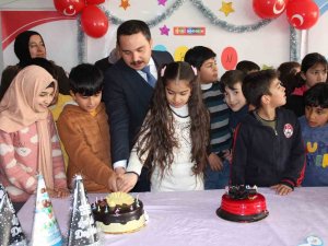 Depremzede Çocuğa Doğum Günü Sürprizi