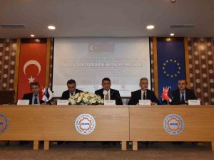 Meslek Liseleri Deprem Bölgesine Yardım İçin Fabrika Gibi Çalışıyor