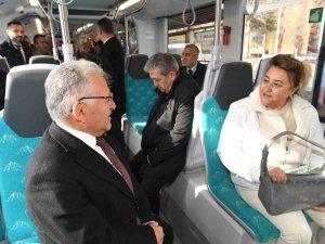 Yeni Tramvay Hattı Hizmete Başladı, Başkan Büyükkılıç Vatman Koltuğuna Oturdu