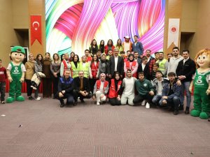 Depremzede Aileler Ve Çocukları Belediyenin Etkinliğinde Moral Buldu