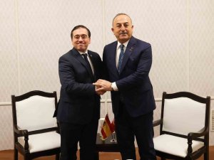 Bakan Çavuşoğlu, Bae’li Ve İ̇spanyol Mevkidaşlarıyla İle Görüştü