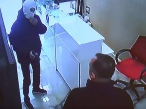 Gaziantep’te Güpegündüz Silahlı Kuyumcu Soygunu Girişimi