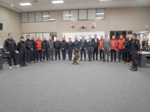 Enkazdan Onlarca Kişiyi Sağ Çıkaran Afad Ve Jak Ekiplerine Teşekkür Ziyareti