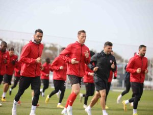 Sivasspor, 3 Puan Parolasıyla Karagümrük Maçına Hazırlanıyor