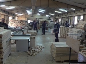 Ahşap İ̇malat Atölyesinde Üretim Devam Ediyor