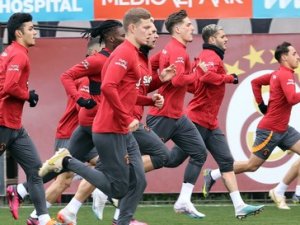 Galatasaray’da Mertens Bireysel Çalışmalarını Sürdürdü