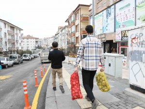 Mamak Belediyesi Personeli Depremzedelerle Gönüllü Kardeş Oldu