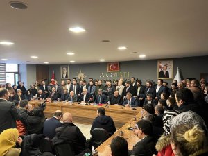 Ak Partide Devir Teslim Töreni