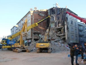 Elazığ’da Çöken Apartmanın Betonarme Projesini Yapan Sanığa 3 Yıl Mesleği Yapmama Cezası