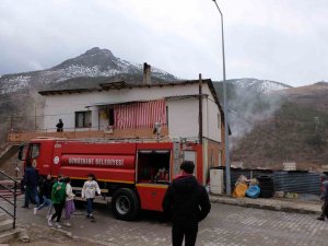 Aynı Anda Şarj Edilen 3 Cep Telefonu Yangına Sebep Oldu