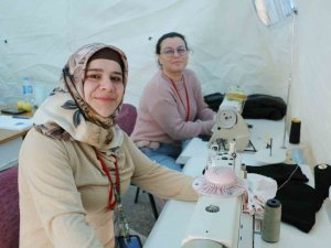 Çadır Kentte Depremzedelerin Terzi İhtiyaçları Bu Bölümde Gideriliyor
