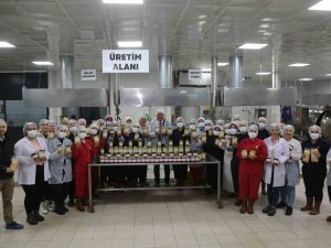 Efeler’in Kadın Fabrikasının Ürünleri Depremzedelere Gönderdi