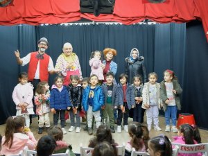 Canik’te Miniklerin Tiyatro Sevinci