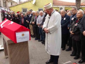 Yargıtay Onursal Cumhuriyet Başsavcısı Kanadoğlu, Ayvalık’ta Son Yolculuğuna Uğurlandı