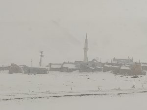 Aşkale’de Kış Etkisini Sürdürüyor