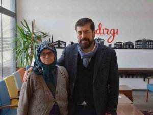 Sındırgılı Fatma Nine Tarlalarını Depremzedeler İçin Bağışladı