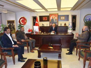 Deprem Bölgesine Yardı Yapan İş İnsanına Teşekkür