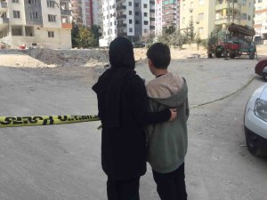 Çocuğun Oyun Tutkusu Aileyi Hayatta Tuttu