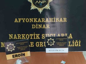 Polis Eroin Ele Geçirdi