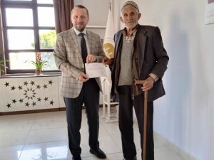 İ̇htiyaçları İçin Biriktirdiği 20 Bin Tl’yi Depremzedelere Bağışladı