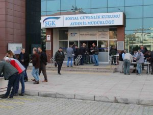 Sgk’da Erken Saatlerde Emeklilik Kuyruğu