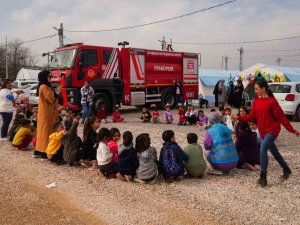 Diyarbakır’da Çadır Kentteki Çocuklar Oyunlarla Mutlu Ediliyor