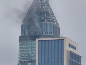 Ümraniye Finans Merkezi’nde Yangın Çıktı, Olay Yerine Çok Sayıda İtfaiye Ekibi Sevk Edildi.